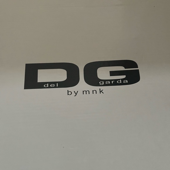 Brand new in box winter boots - Picture 5 of 5